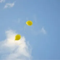 शिक्षाप्रद कहानी दो गुब्बारे :- कहानी इंसान की मानसिकता की