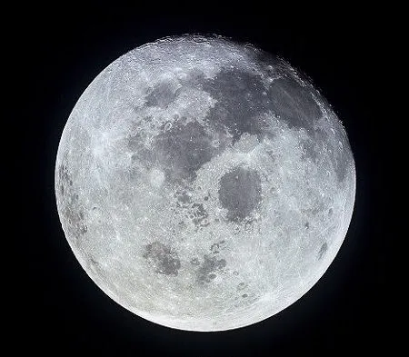 चाँद के बारे में जानकारियाँ जिसे शायद आप अब तक नहीं जानते